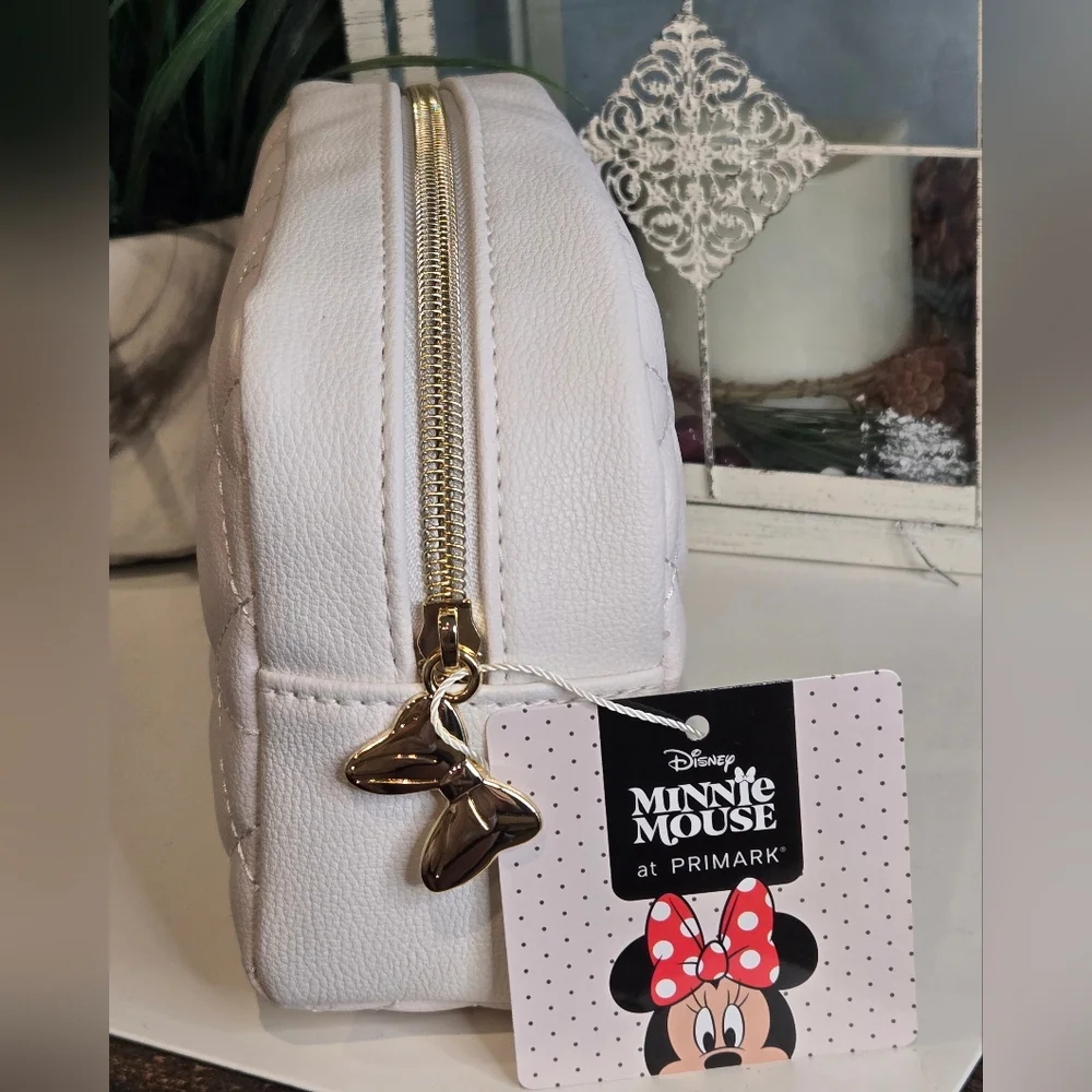 Disney Minnie Mouse Quilted Cosmetic Bag - Picture 5 of 6